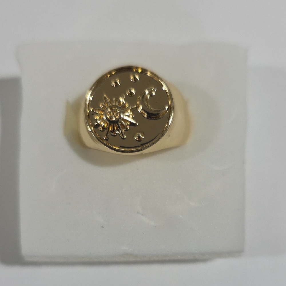 Celestial Sun & Moon Gold Signet Ring – Mystic Astrology Statement Jewelry - 6.5 - Picture 2 of 11
